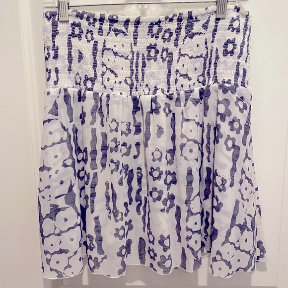 CABI Flirt Mini Skirt Cornflower Floral - Picture 7 of 14